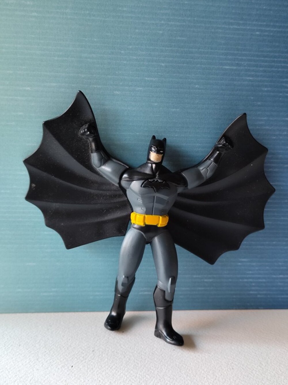 3/$20💗McDonald's 2011 Batman Action Figure with Cape